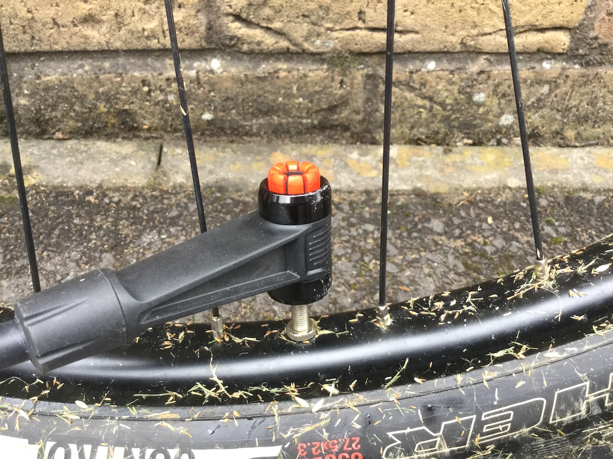 pro tubeless tyre inflator co2 fire extinguisher