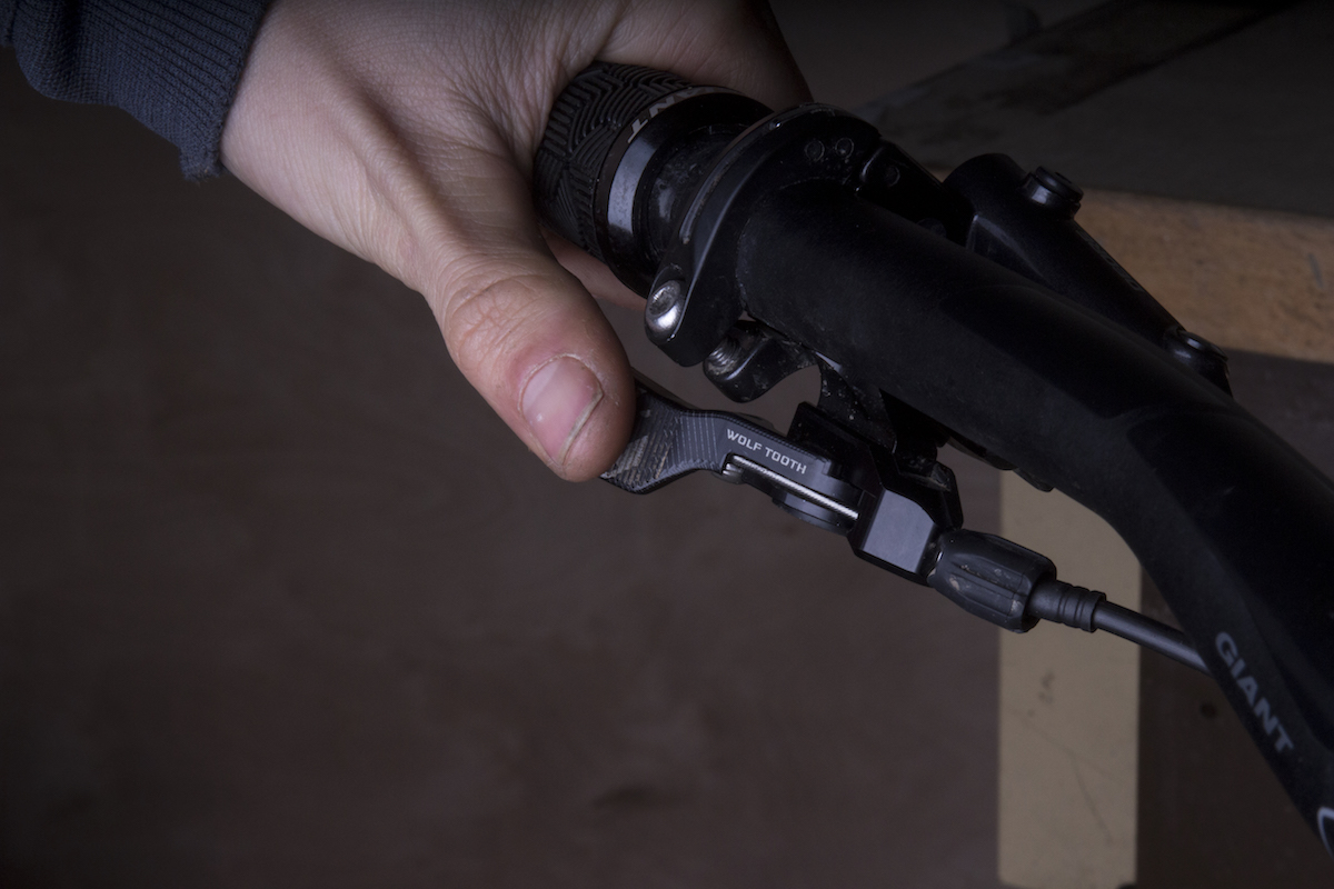 wolf tooth components remote dropper post