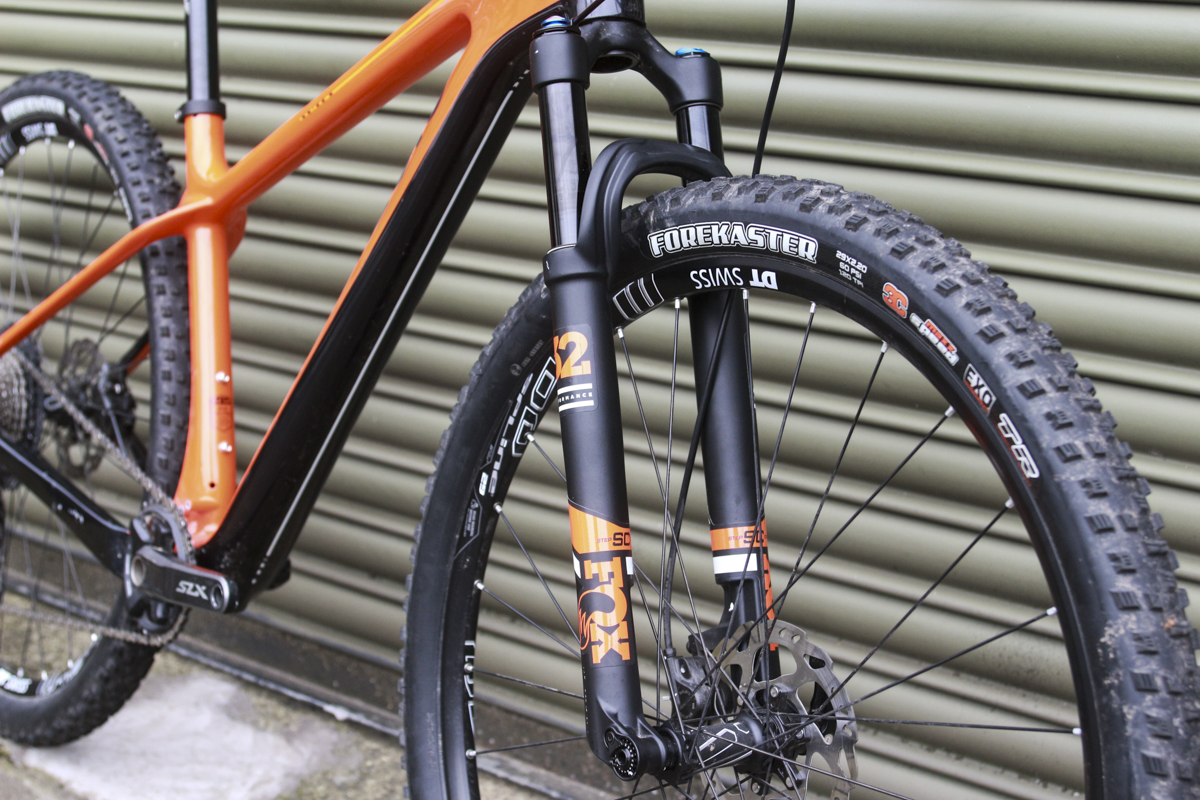 genesis mantle carbon hardtail
