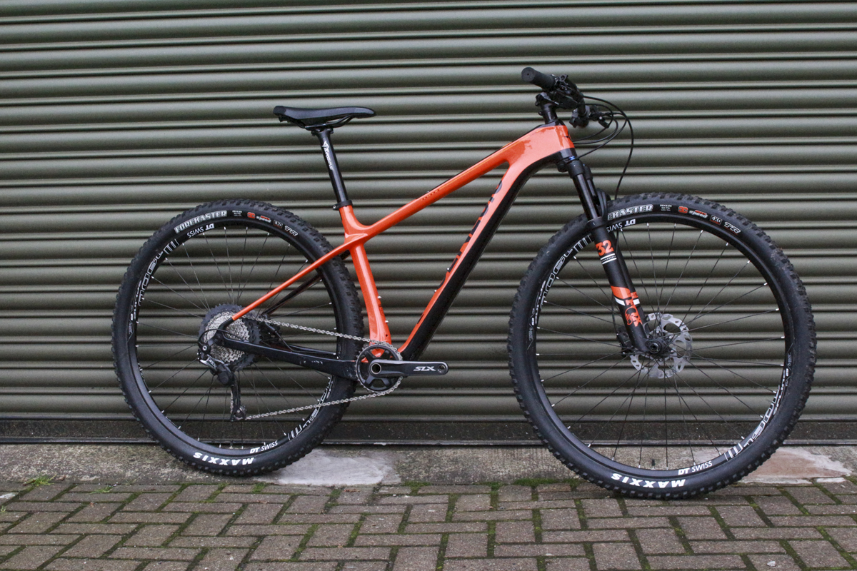 genesis mantle carbon hardtail