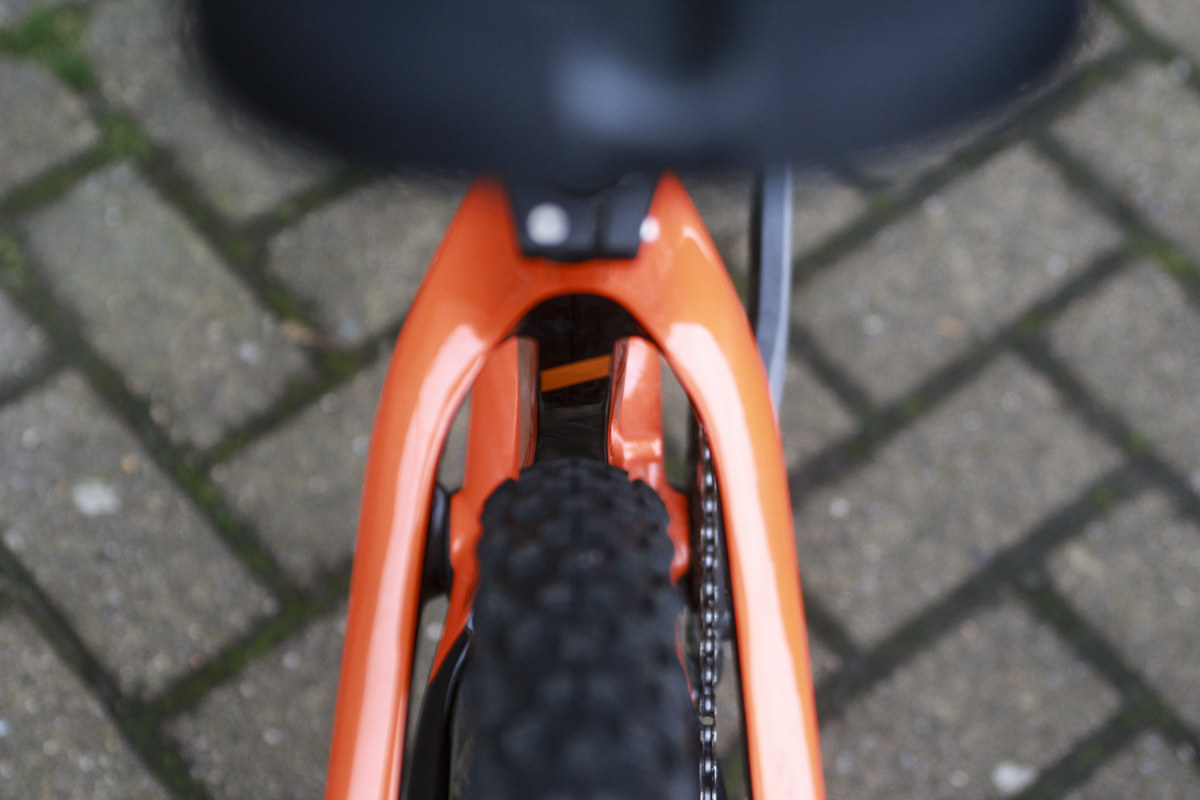 genesis mantle carbon hardtail