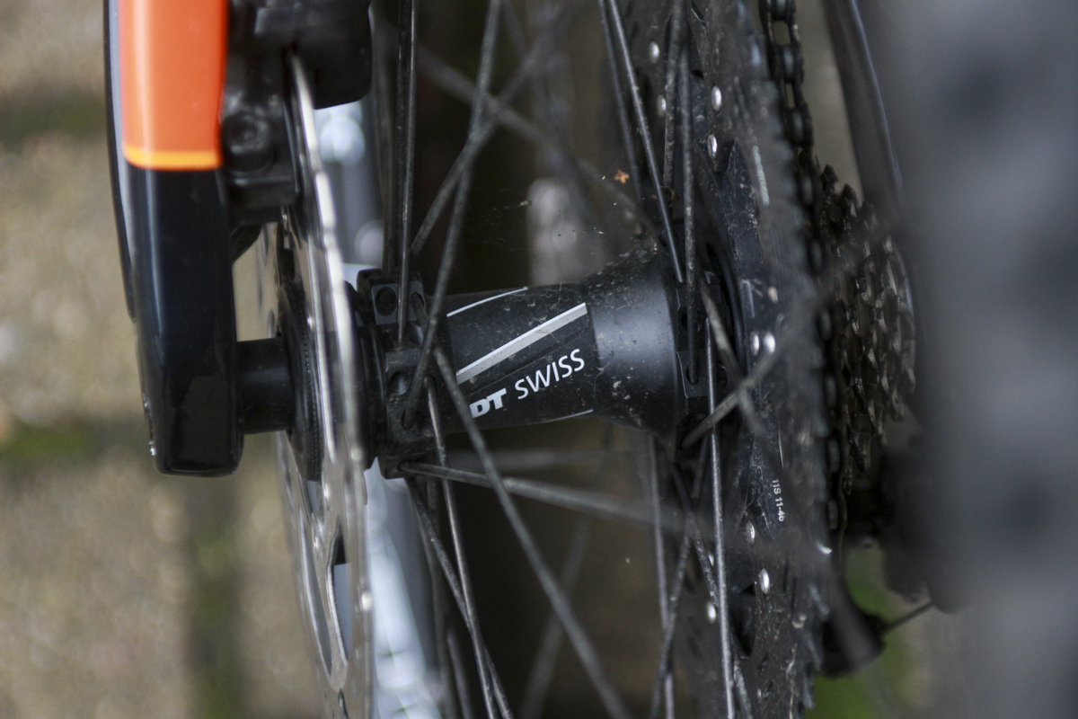 genesis mantle carbon hardtail
