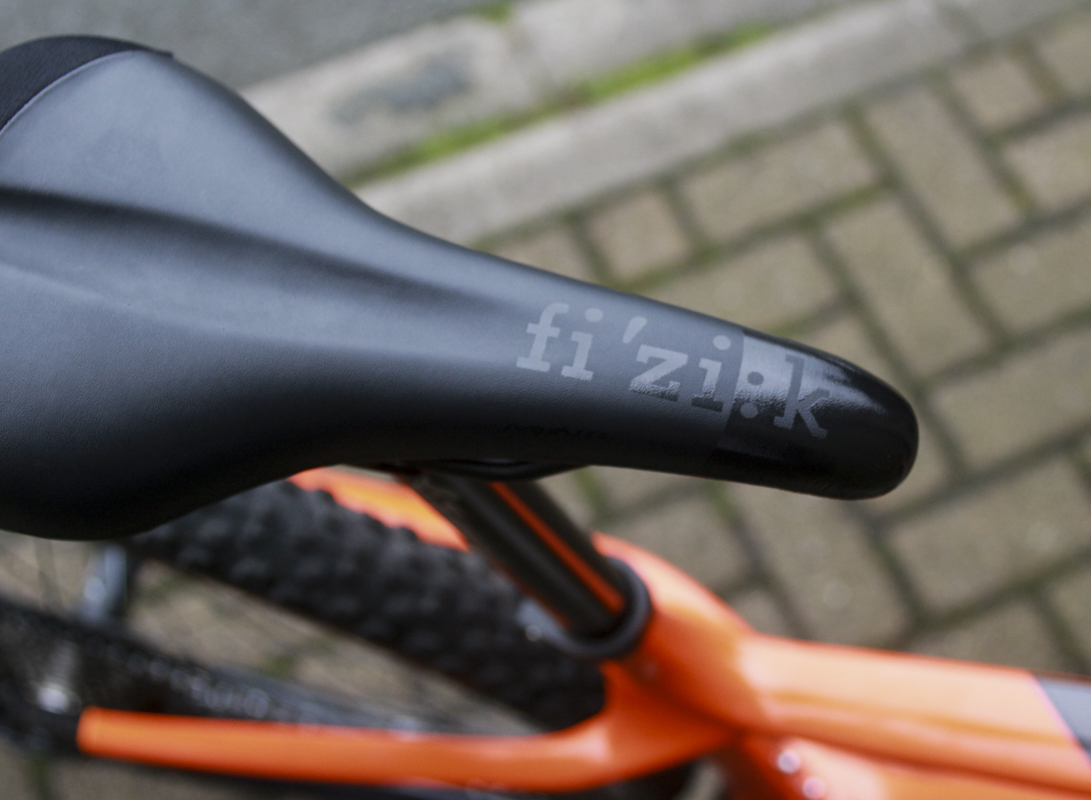 genesis mantle carbon hardtail