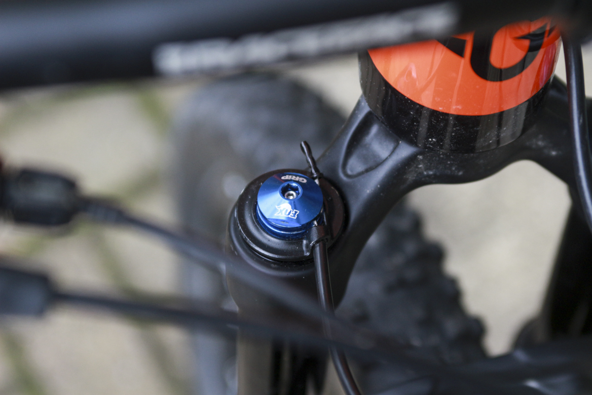 genesis mantle carbon hardtail