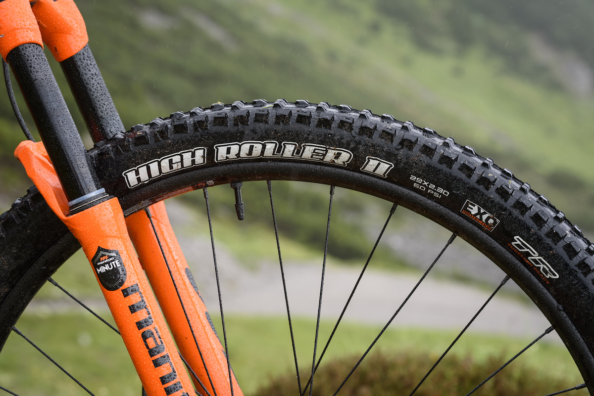 nukeproof scout 290 race innsbruck hardtail maxxis