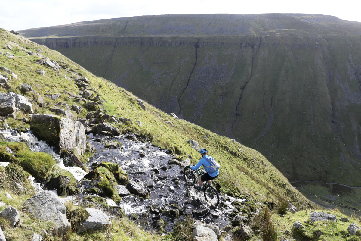 issue 116, trail hunter, high cup nick