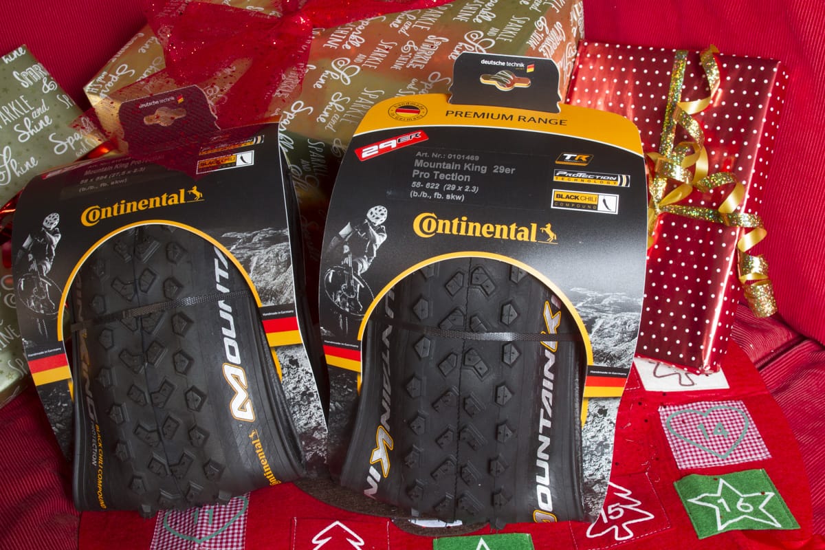 Gift Giveaway: Christmas Countdown Day 4