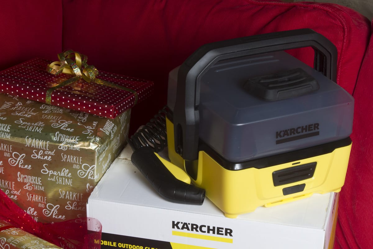 Gift Giveaway: Christmas Countdown Day 8