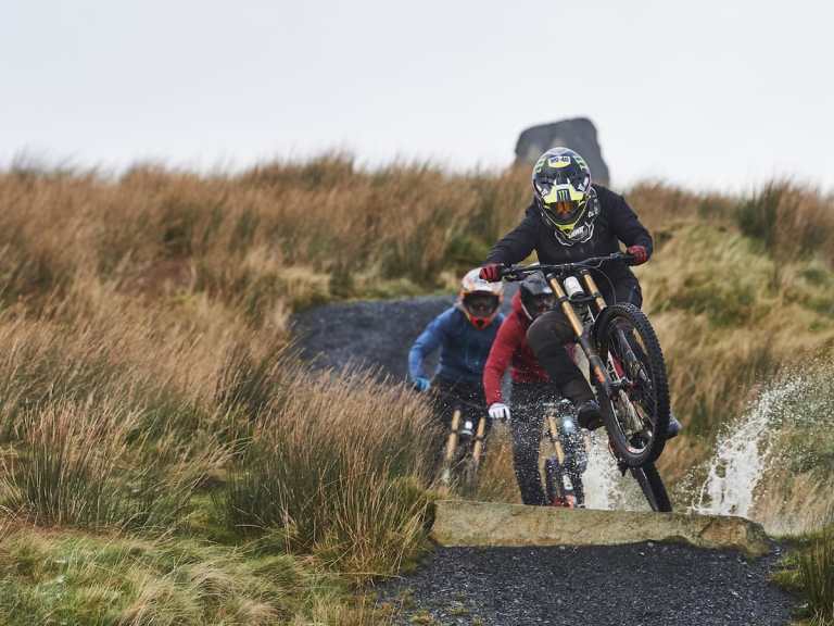 STAY ON YOUR (saracen) BIKE DANNY!! Danny Hart Joins Team Madison Saracen