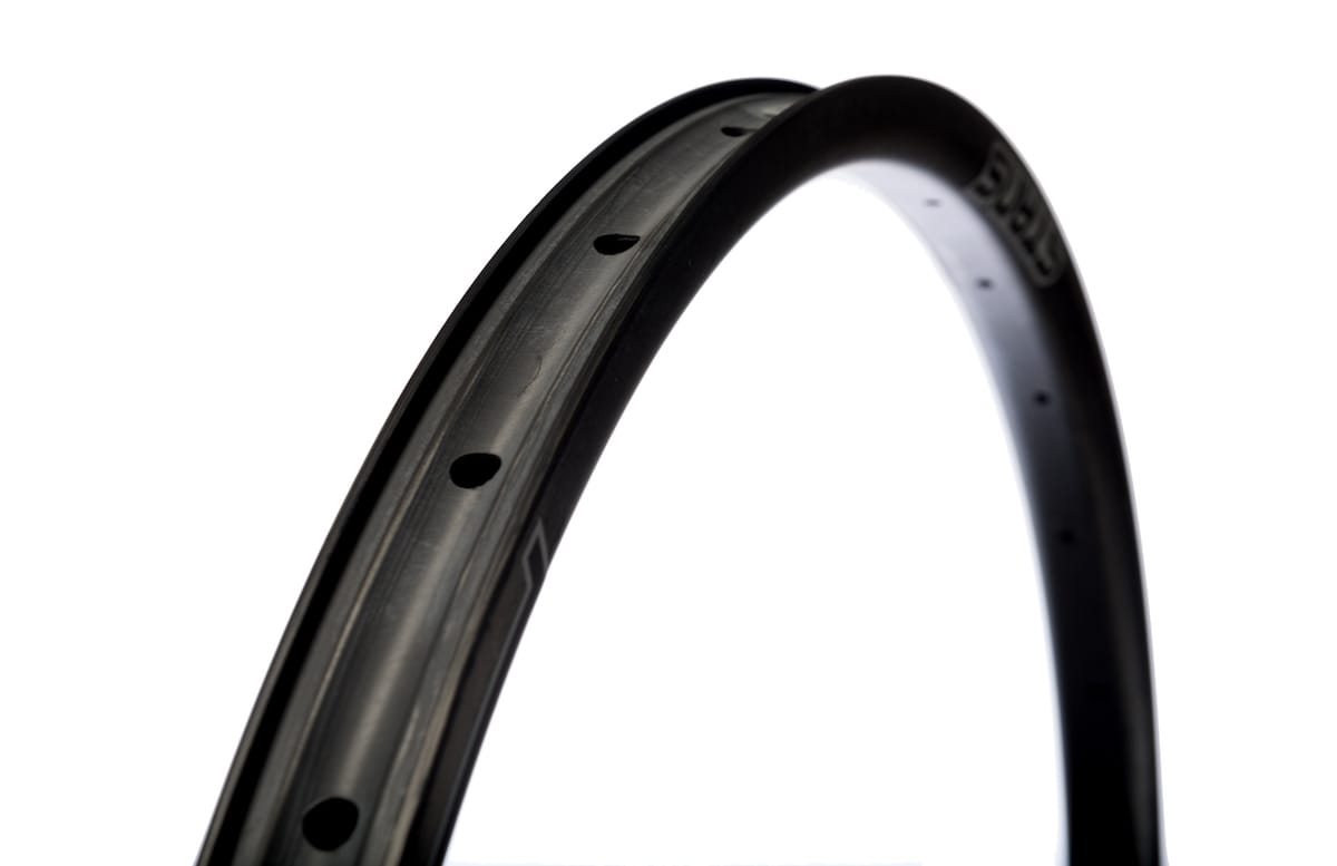 stan's notubes arch crest rim carbon
