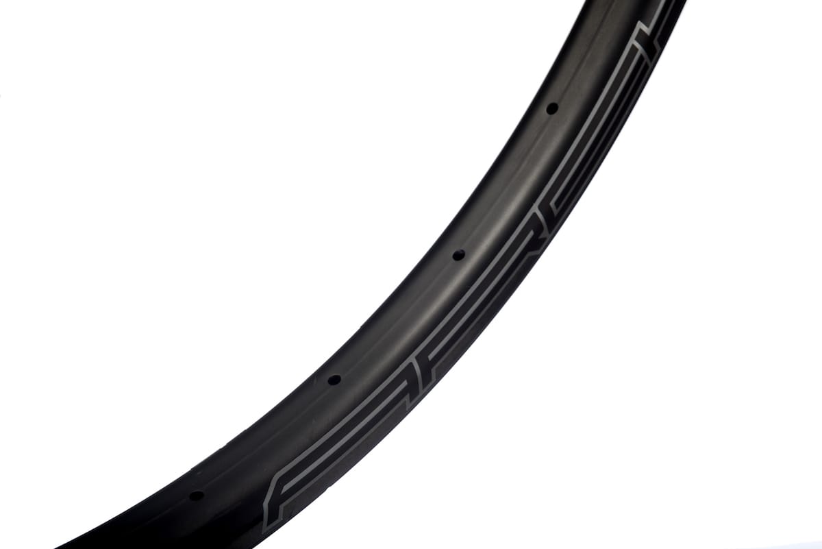 stan's notubes carbon arch crest rims