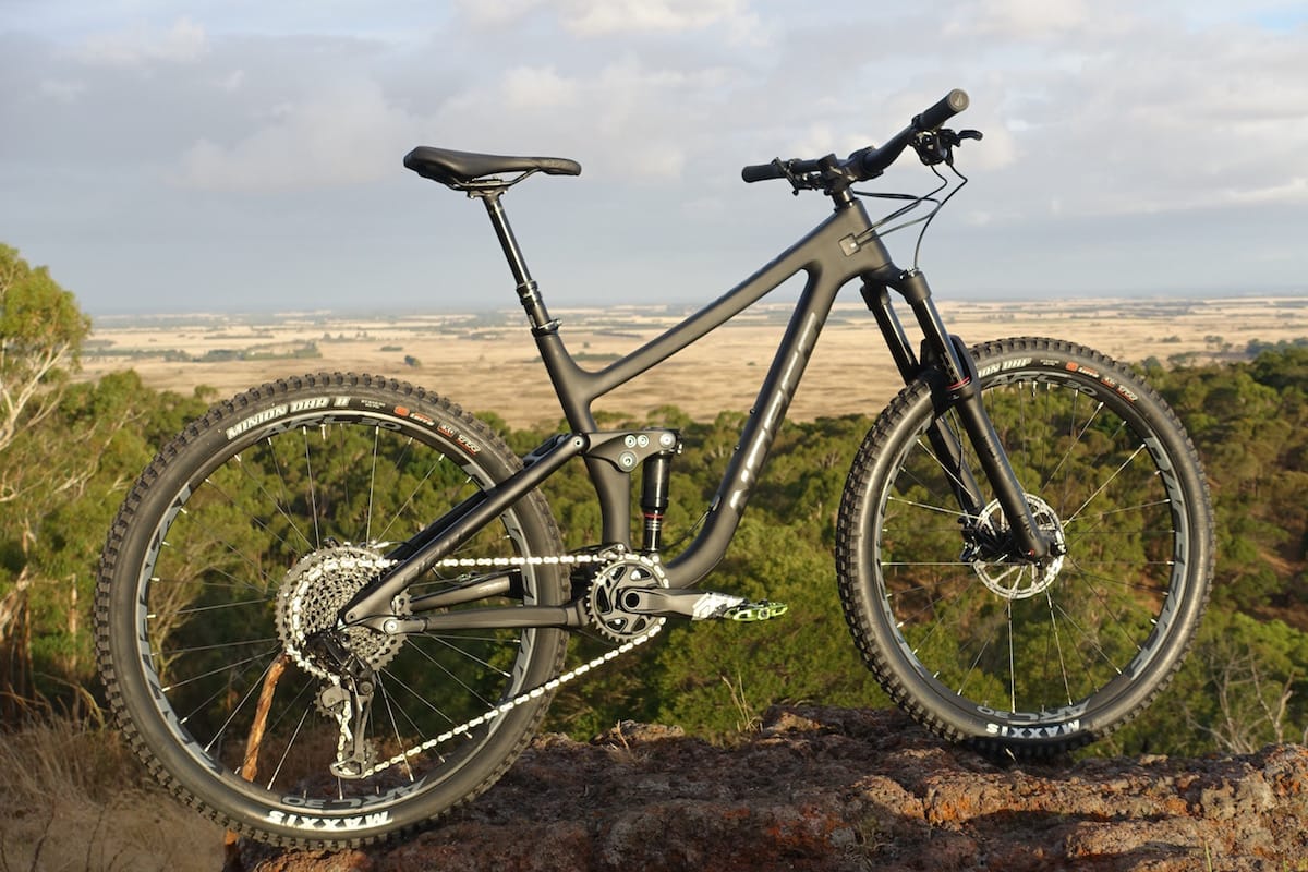 Got Any Blacker? The 2018 Norco Sight C2 Is A Carbon Fibre Stealth Bomber