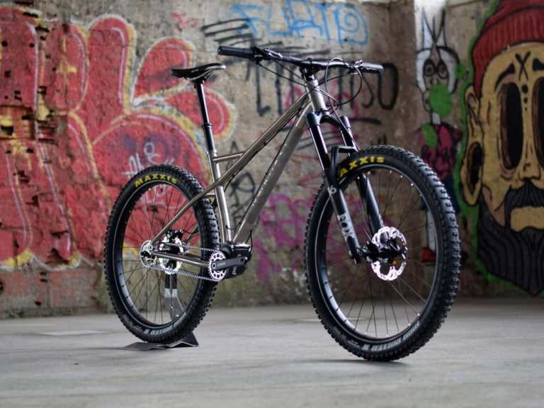 Niche Alert! Nordest Lacrau: Titanium hardtail with Pinion gearbox and belt drive