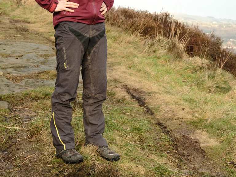 Review: Endura’s MT500 Waterproof Trousers Claim To Keep You Dry
