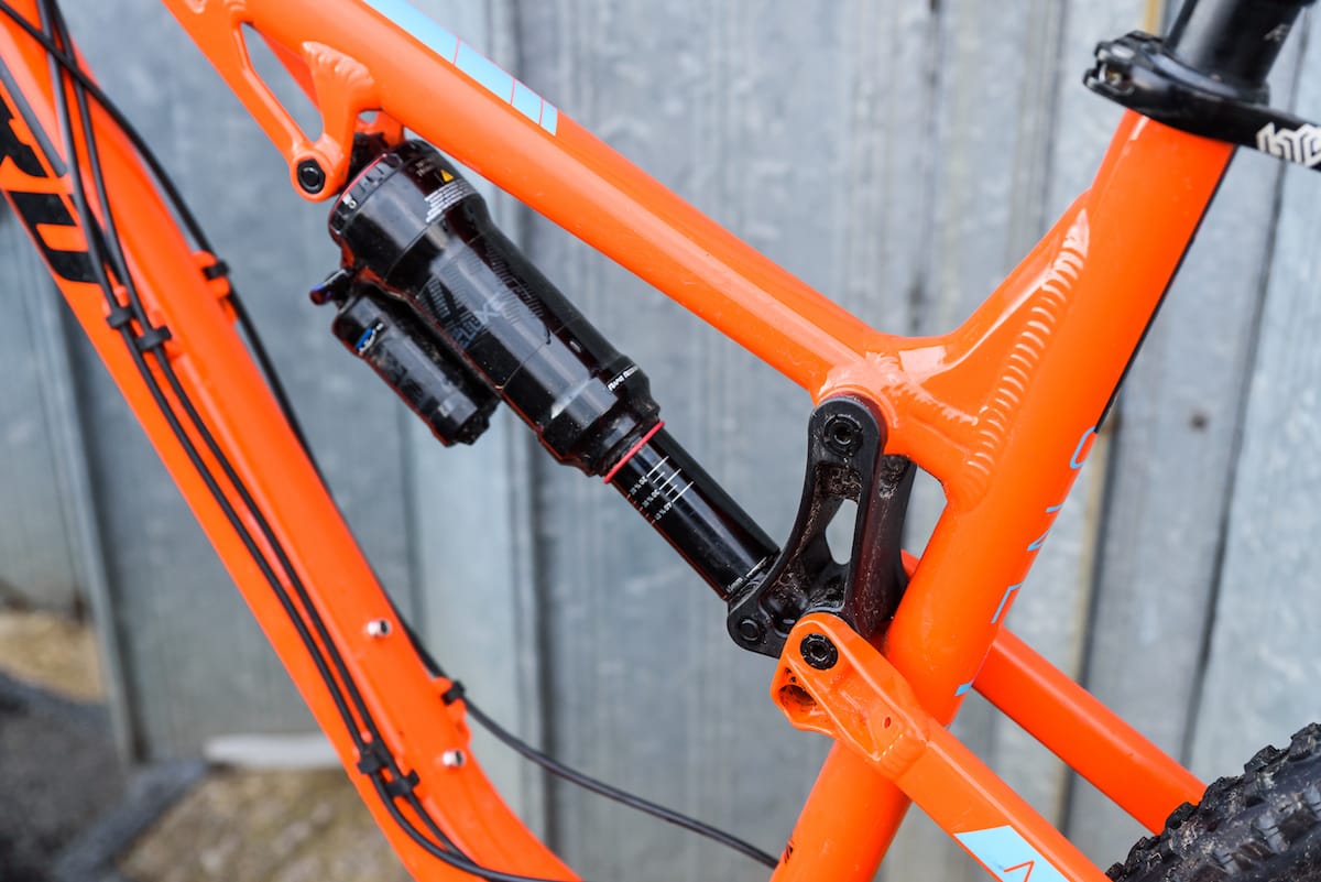 The new Deluxe and Super Deluxe shocks take the test winning Aeris performance to a whole new level. Whether you ride for fun, race enduro, or whatever your riding style, the all new Aeris 145 will blow you away with its much improved small bump sensitivity, insanely good climbing performance, and still unbeatable descending.