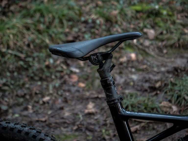Review: This Specialized Command WU Seatpost Drops And Tilts Too! But Is That A Good Thing™?