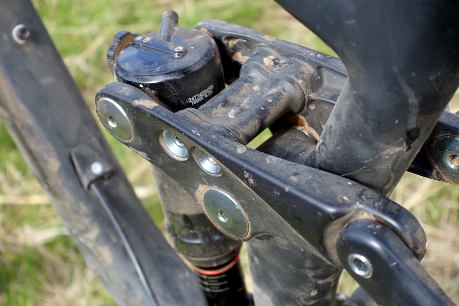 norco sight carbon metric shock trunnion