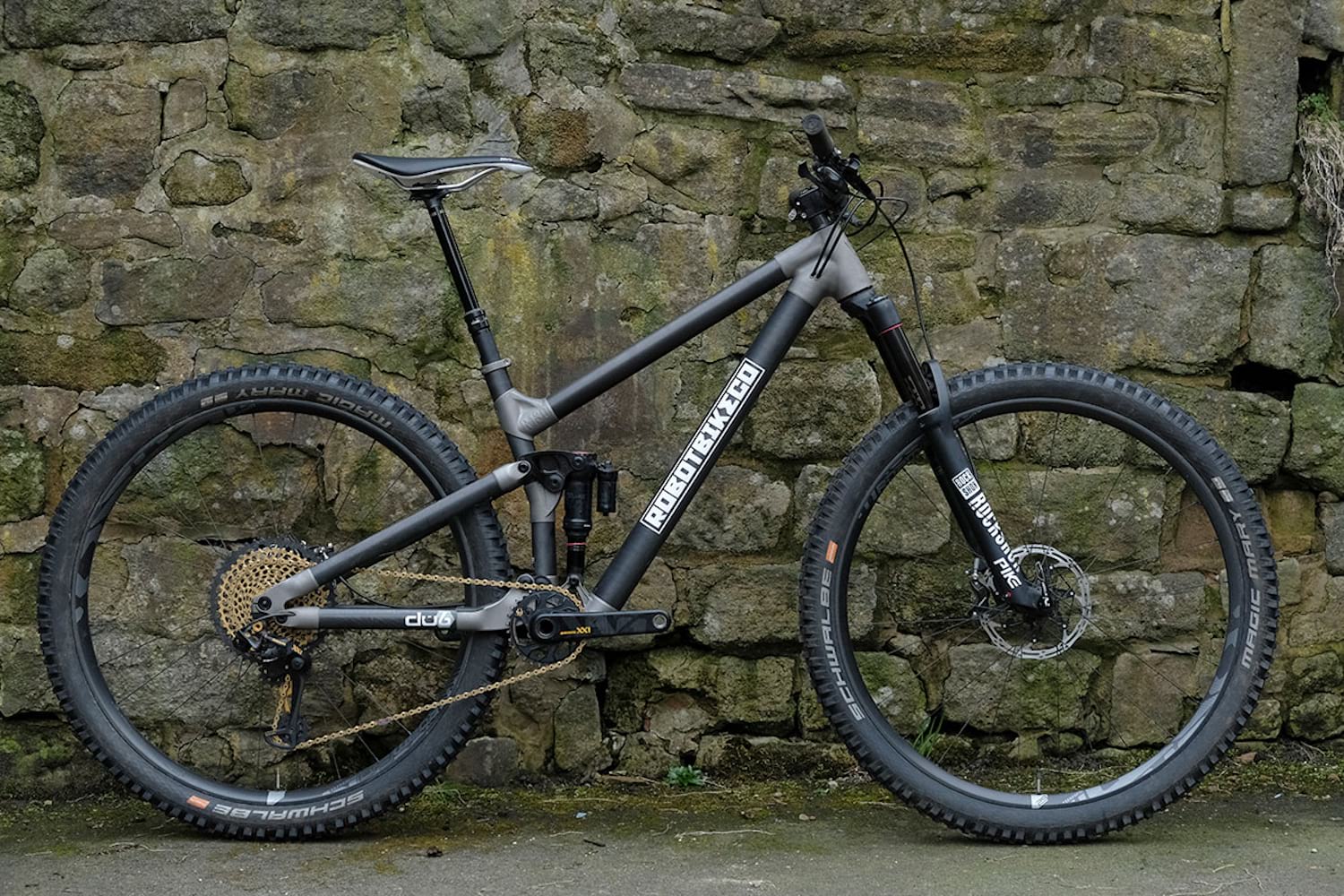 robot r130 titanium carbon
