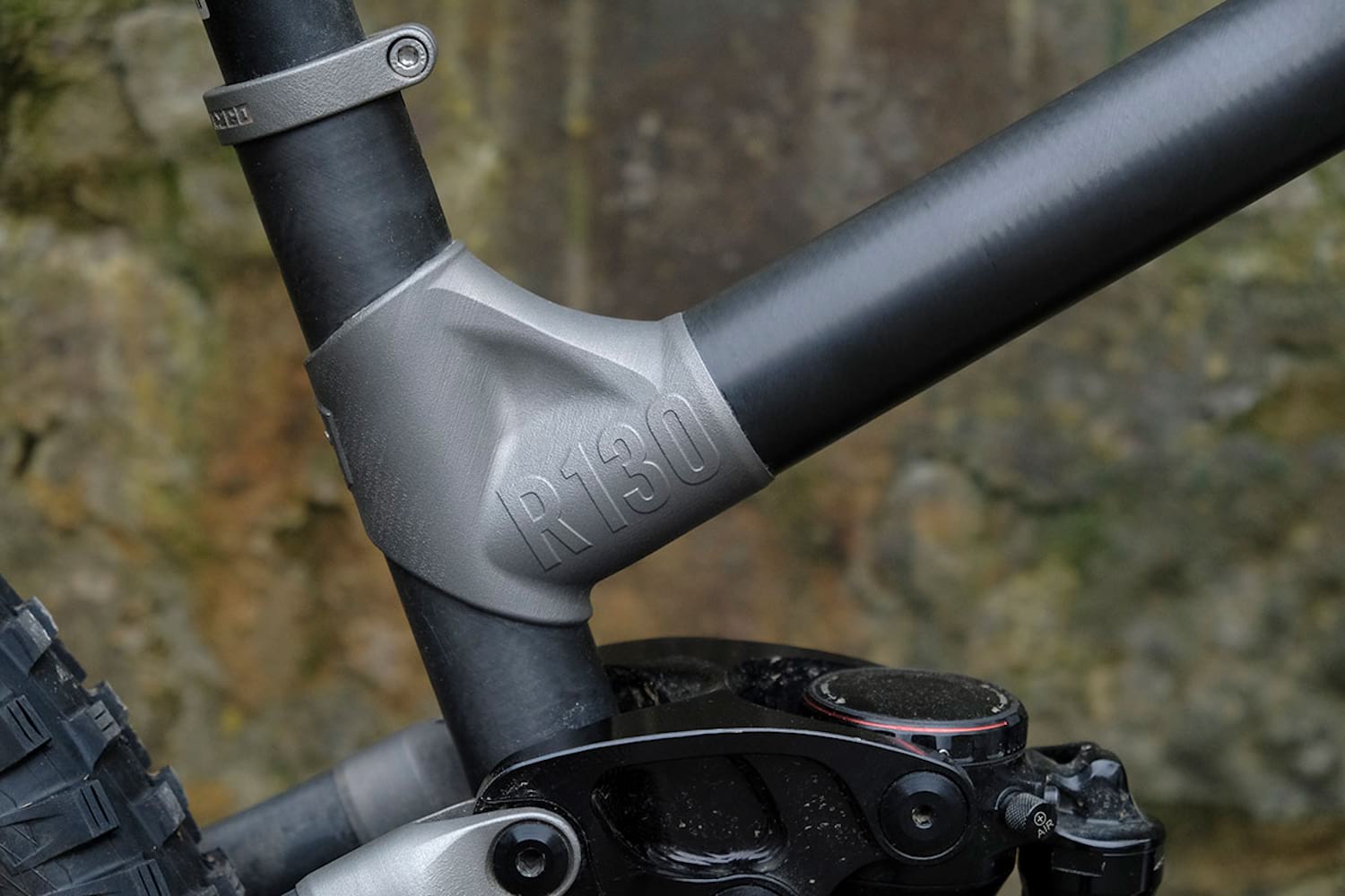 robot r130 titanium carbon