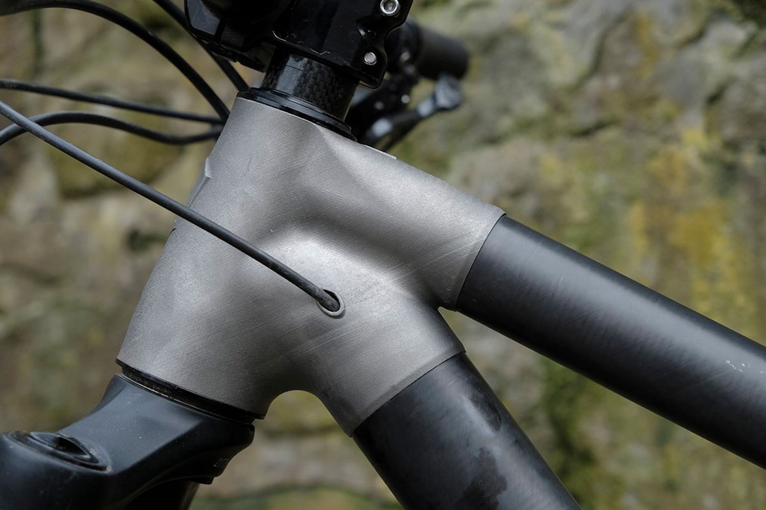 robot r130 titanium carbon