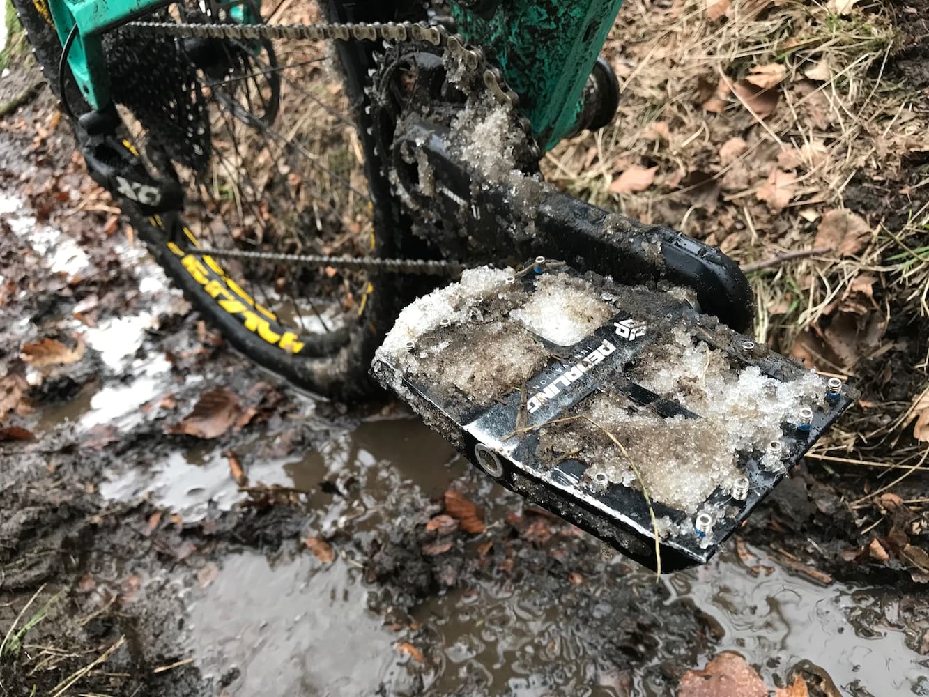 orange flat pedals stage ice snow mud wet flat pedals