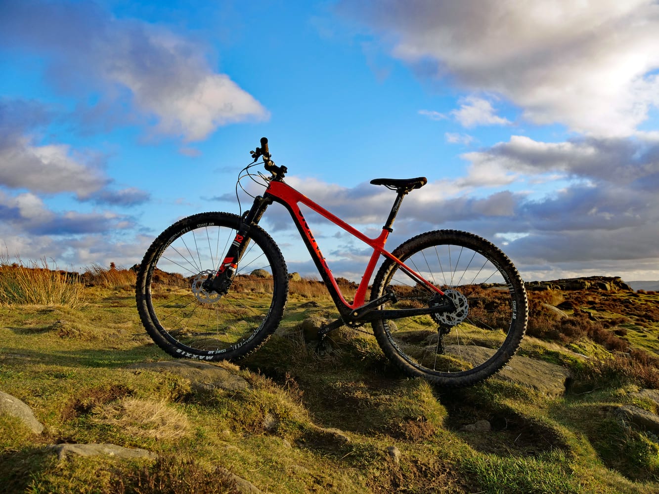 genesis mantle 20 carbon hardtail