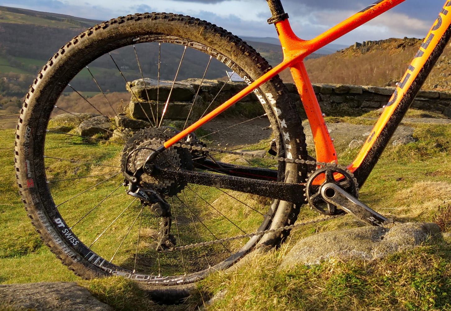 genesis mantle 20 carbon hardtail