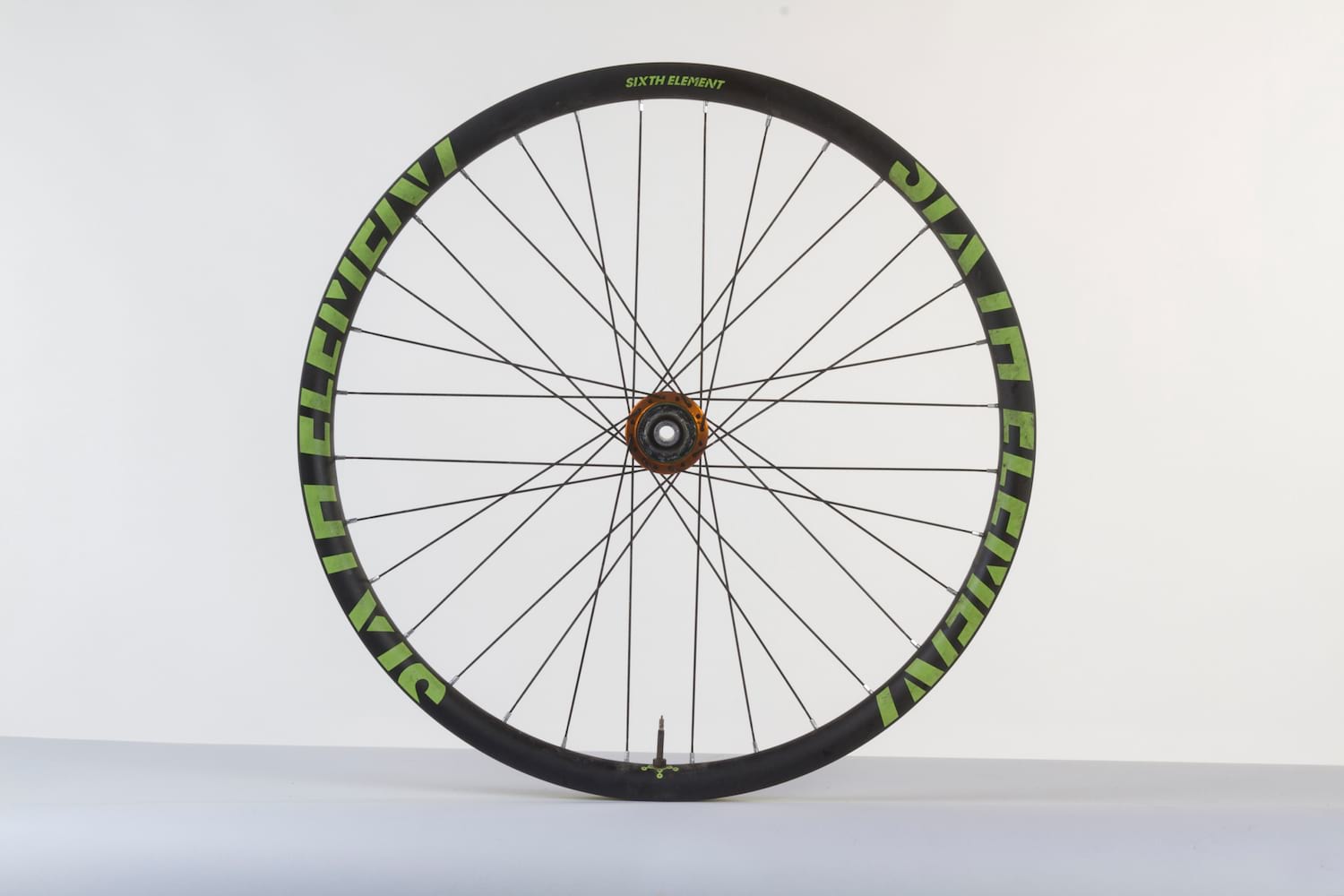 Sixth Element combines tough Asian-made carbon rims with bulletproof UK-made hubs for the Race SE 34.28 wheelset