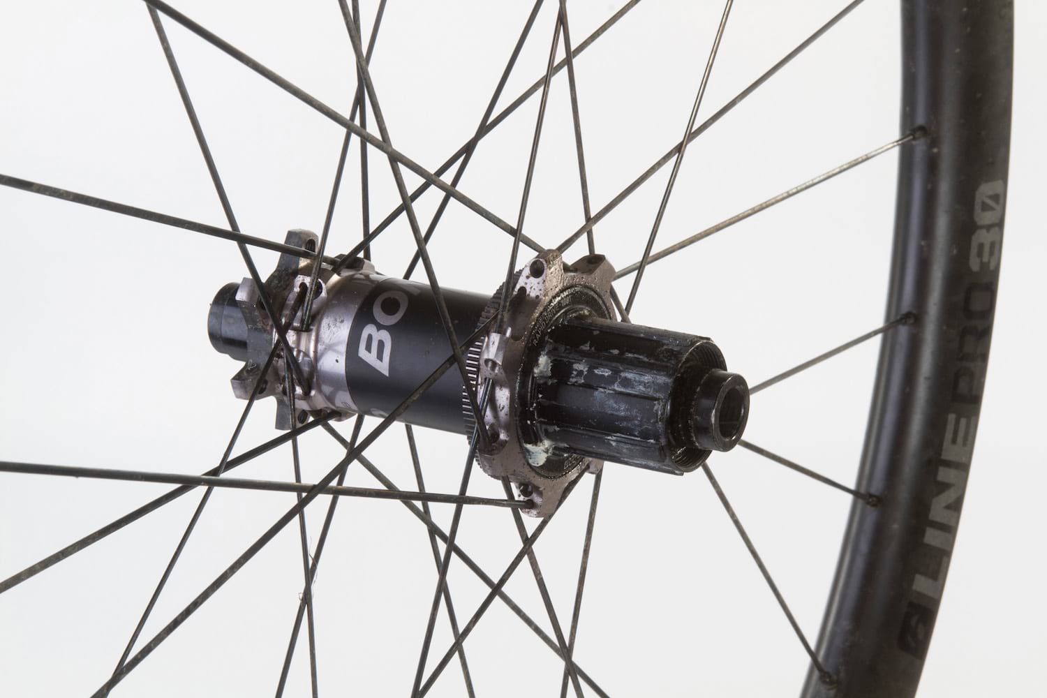 bontrager line pro 30 carbon fibre wheel issue 116