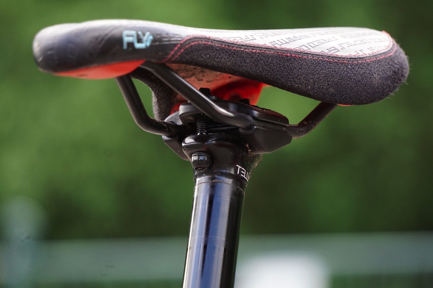 SDG Tellis dropper post