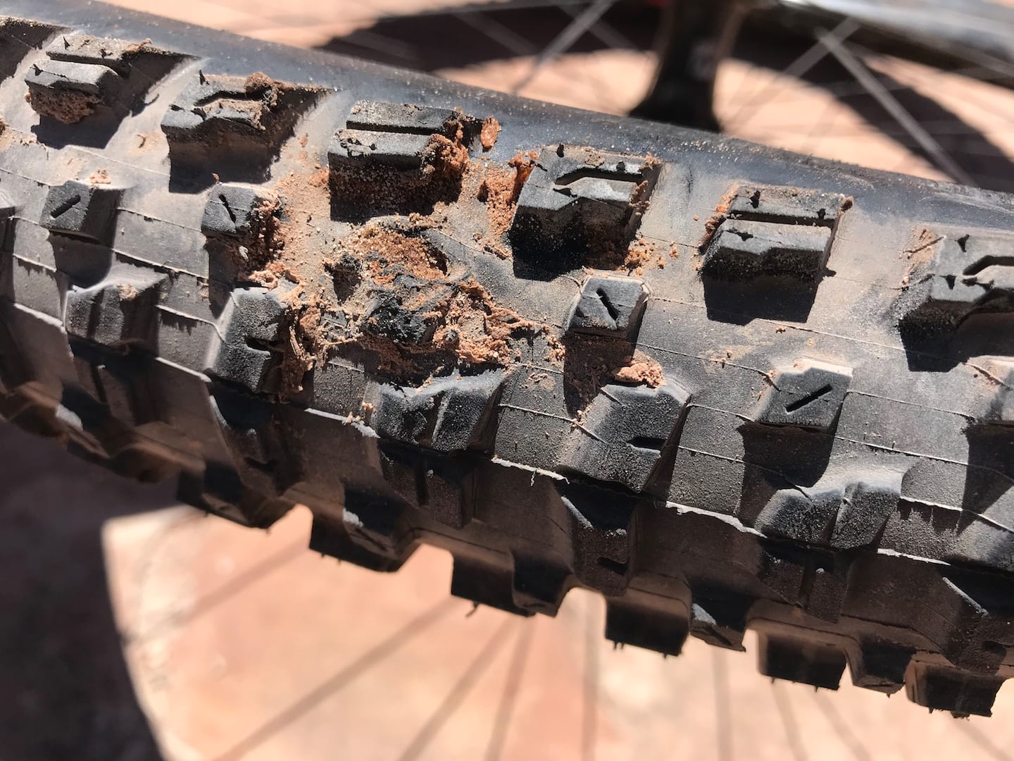 maxxis rekon tyre cut damage pivot