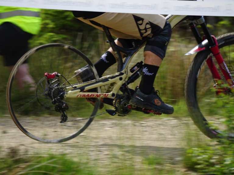 Dean Lucas’ Crash, Flat Tyres & Midges – It’s The 2018 Fort William World Cup