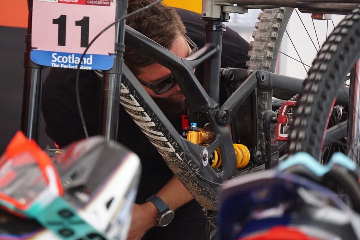 Spied: Miranda Miller’s Prototype Specialized 29er DH Bike