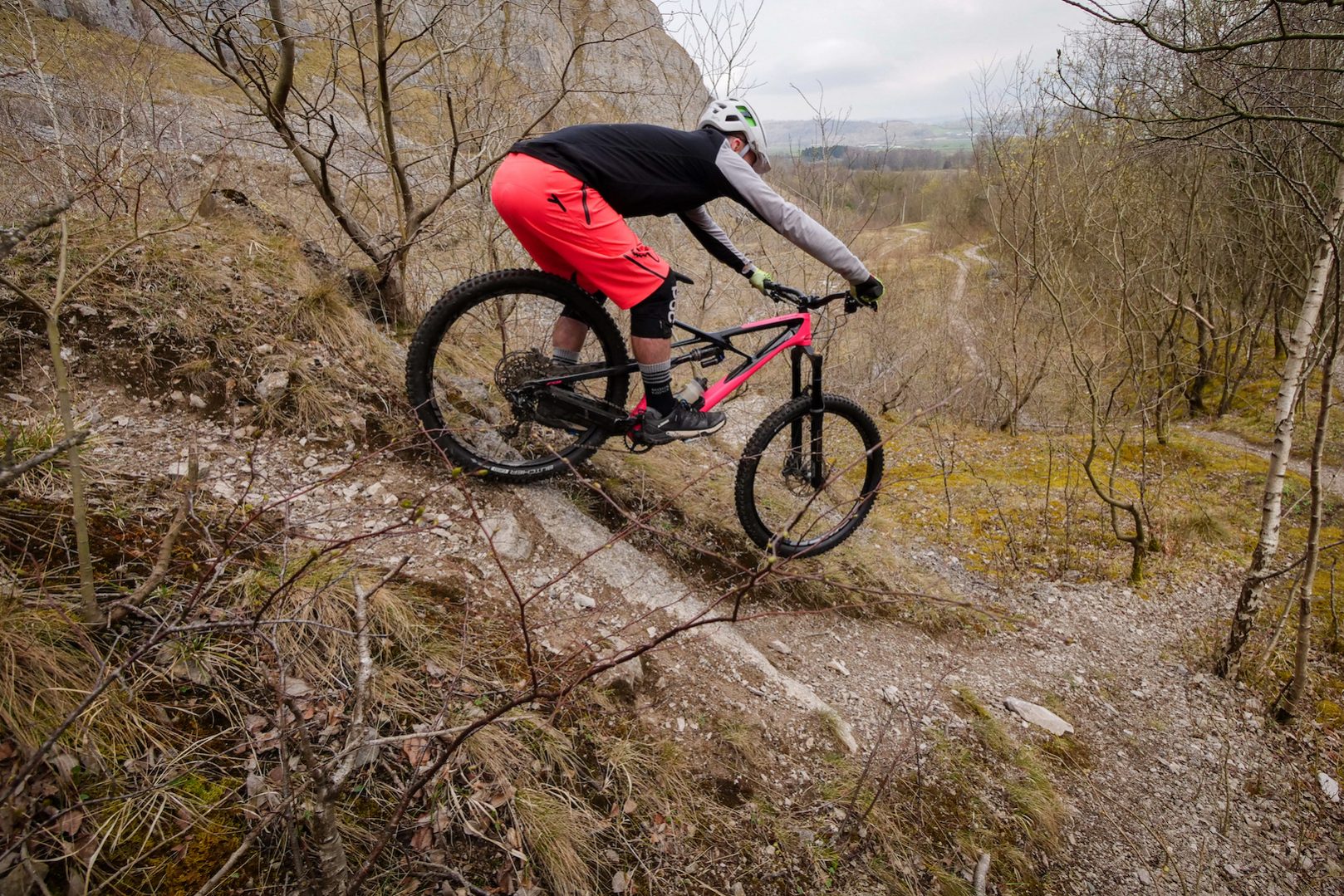 Review: Specialized goes #fullenduro for 2018 with the longer, lower, 170mm travel Enduro Elite 650B