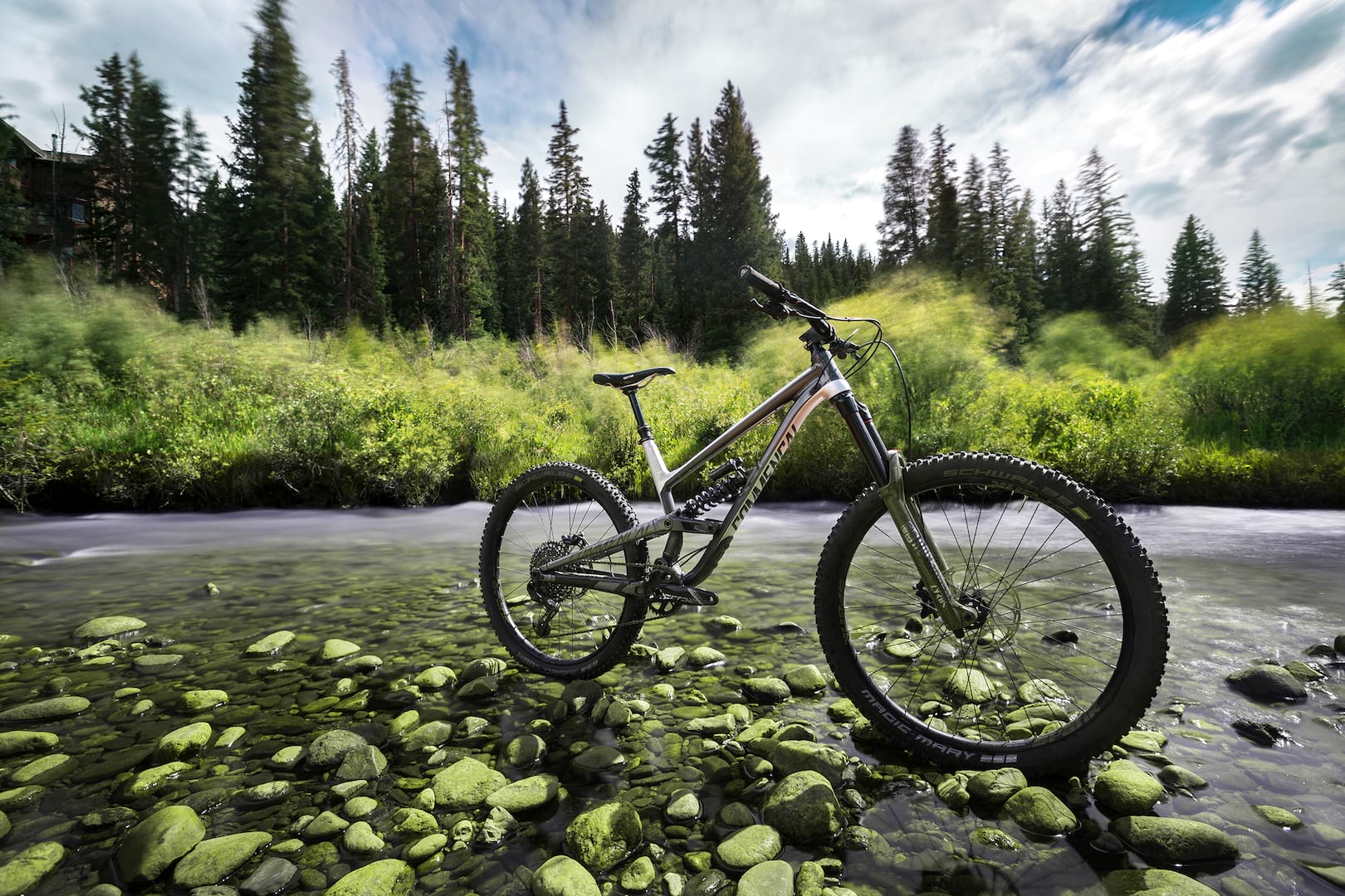 Commencal Announces The “Arrogant, Impulsive, Manipulative” Clash