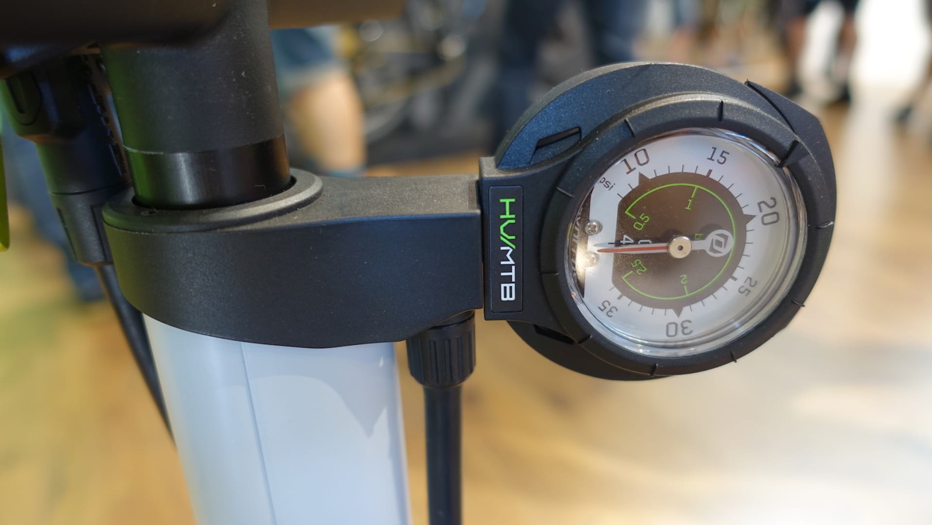 syncros floor pump gauge