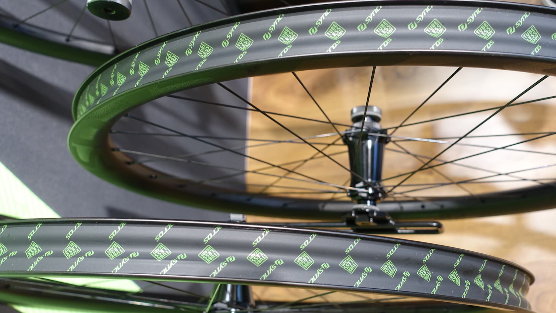 syncros carbon wheel pemberton genius