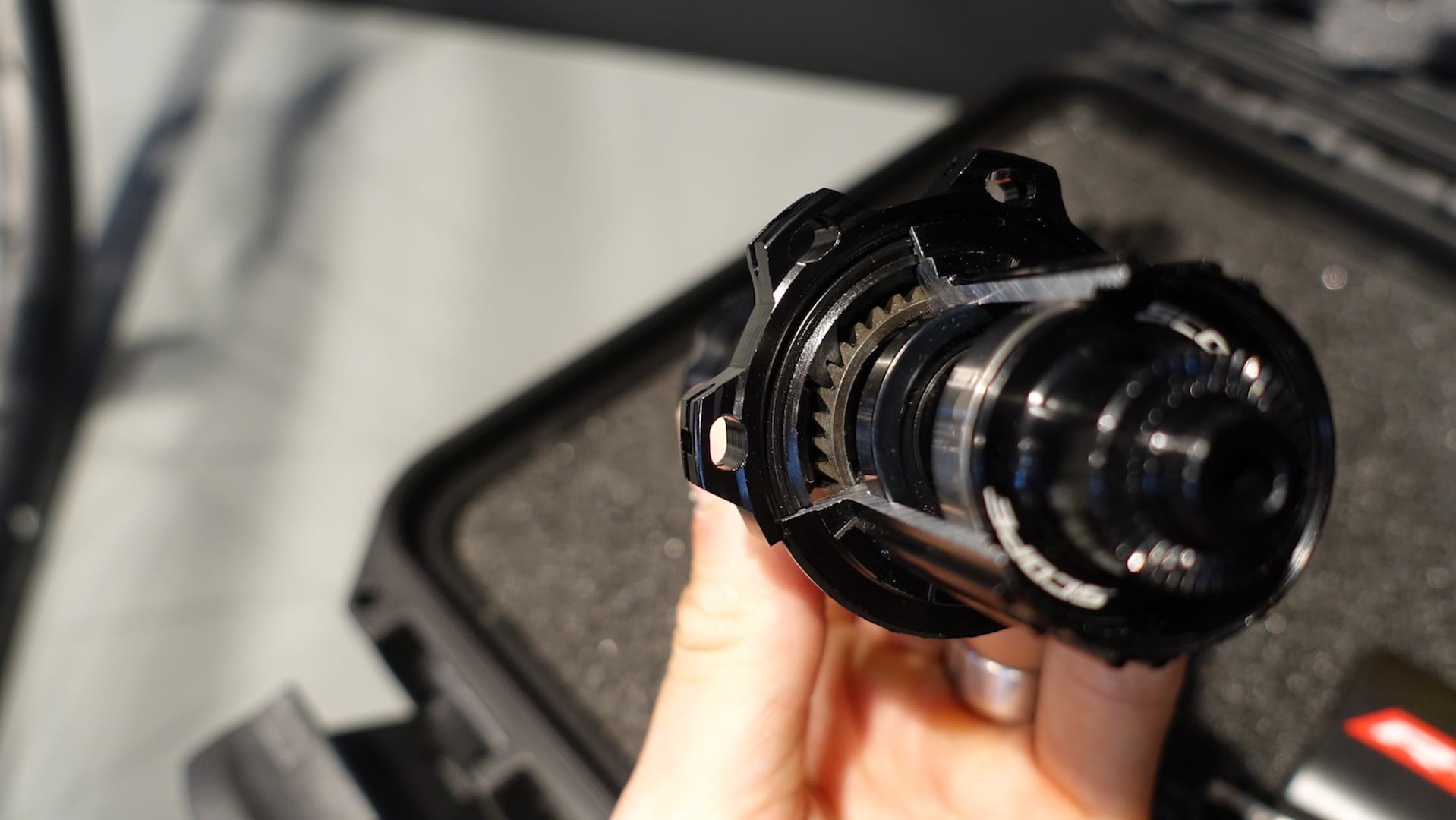 scope 02 carbon wheels hub cutaway freehub