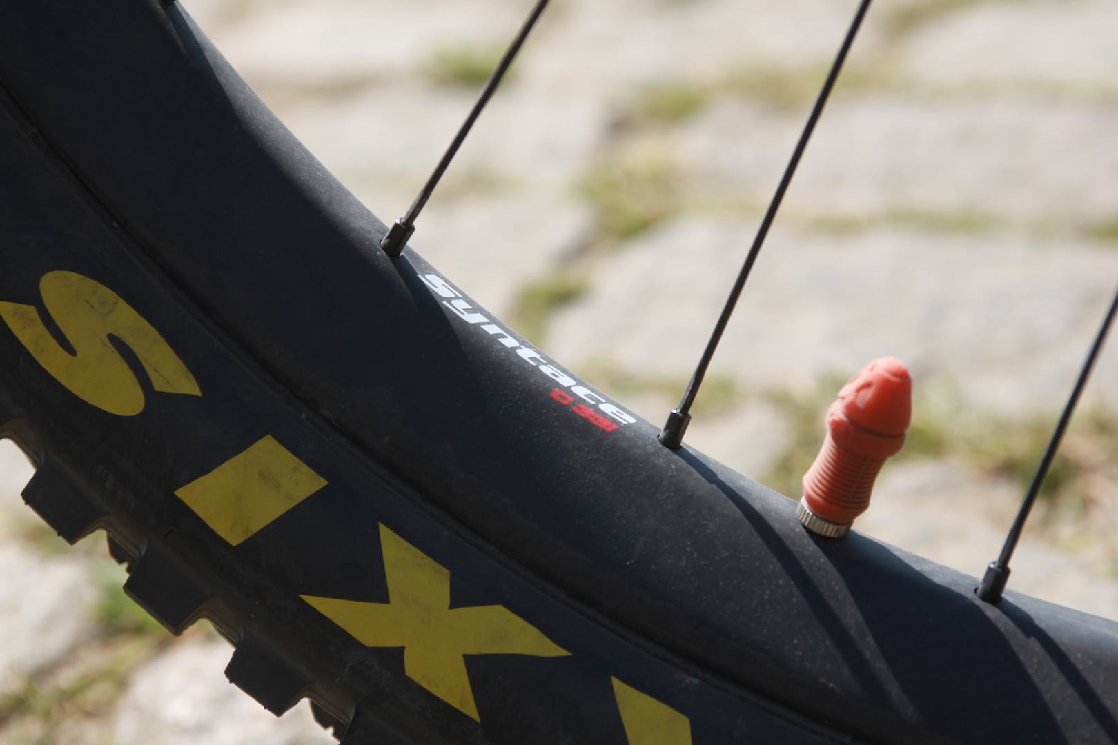 syntace c33i carbon wheels dee dar valve