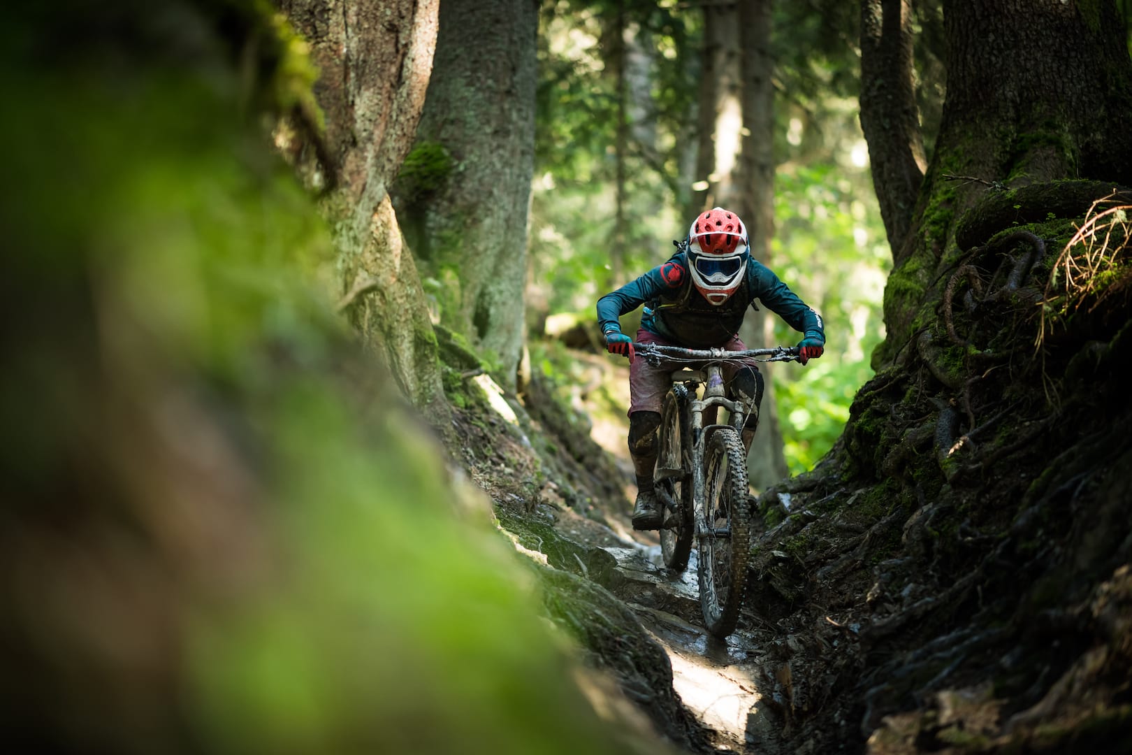Review: Bell’s brilliant Super DH MIPS convertible helmet really is 2-in-1