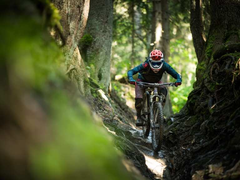 Review: Bell’s brilliant Super DH MIPS convertible helmet really is 2-in-1