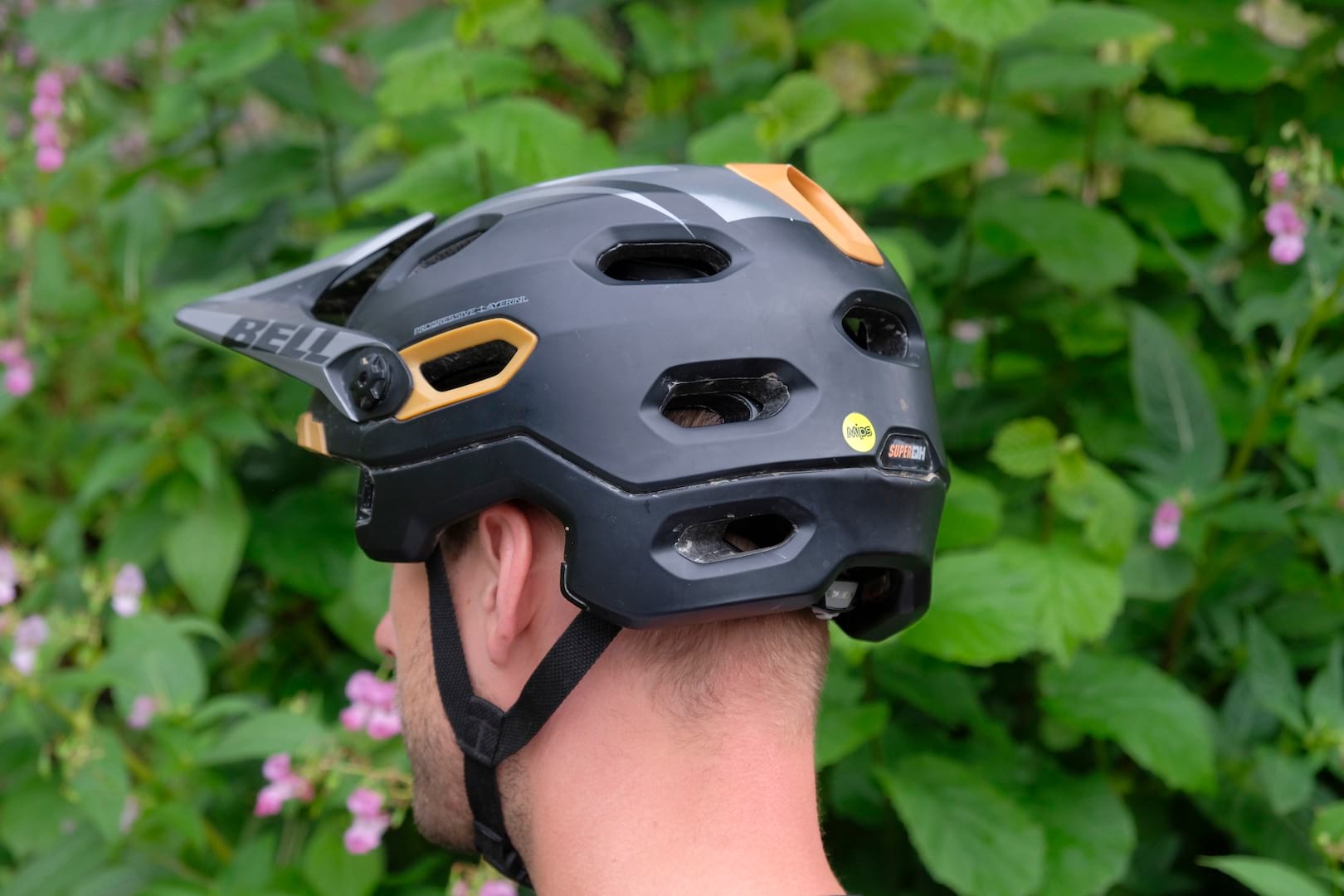 bell super dh helmet wil