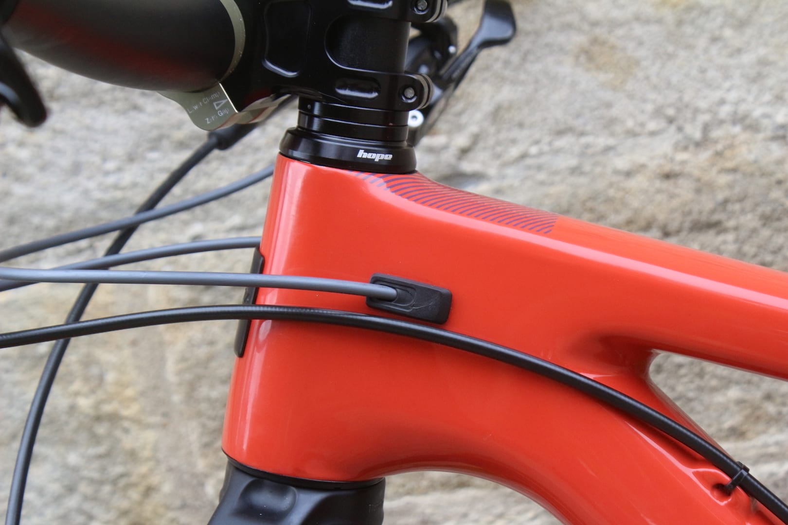santa cruz blur cable hope headset