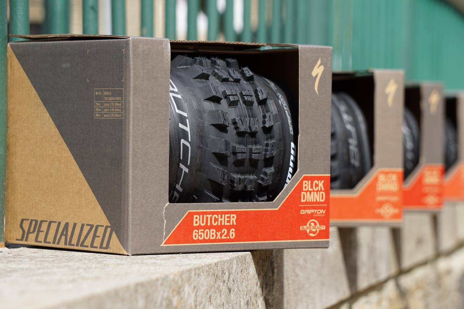 specialized blck dmnd tyres