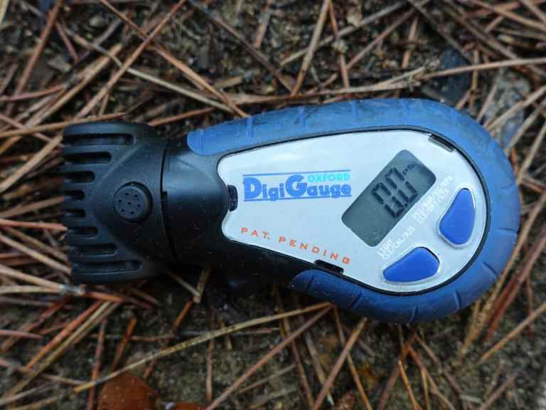 Review: Oxford Products makes a killer digital tyre pressure gauge for under £30