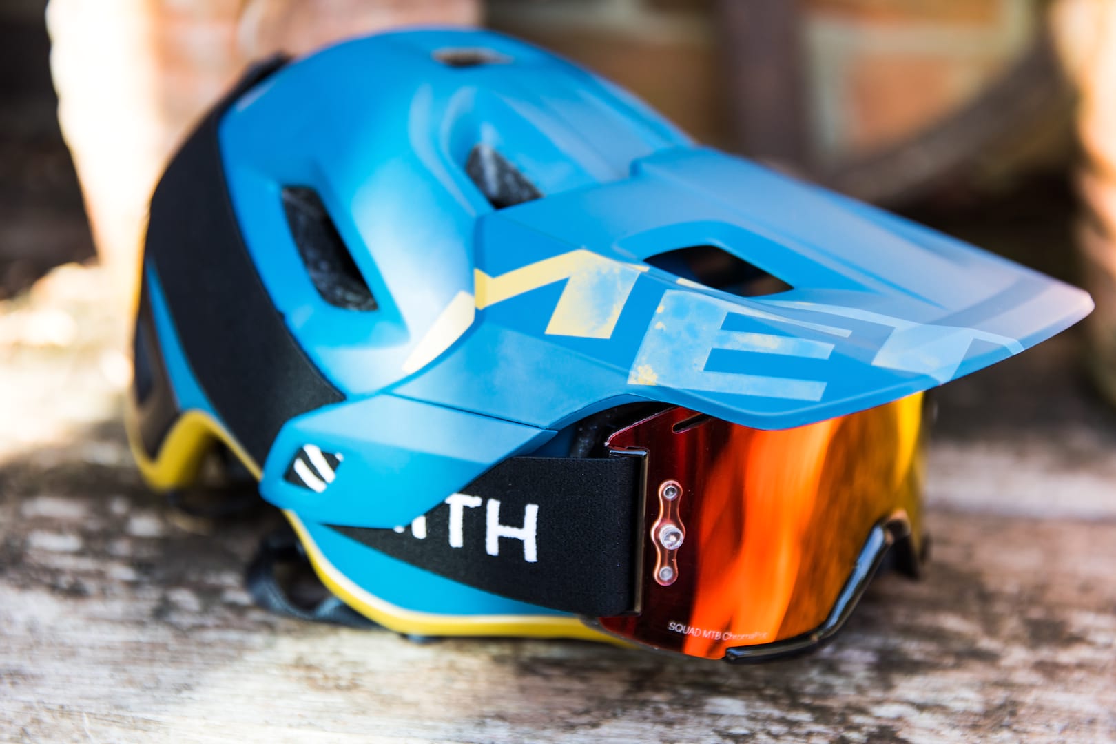 Met Roam Helmet Adele