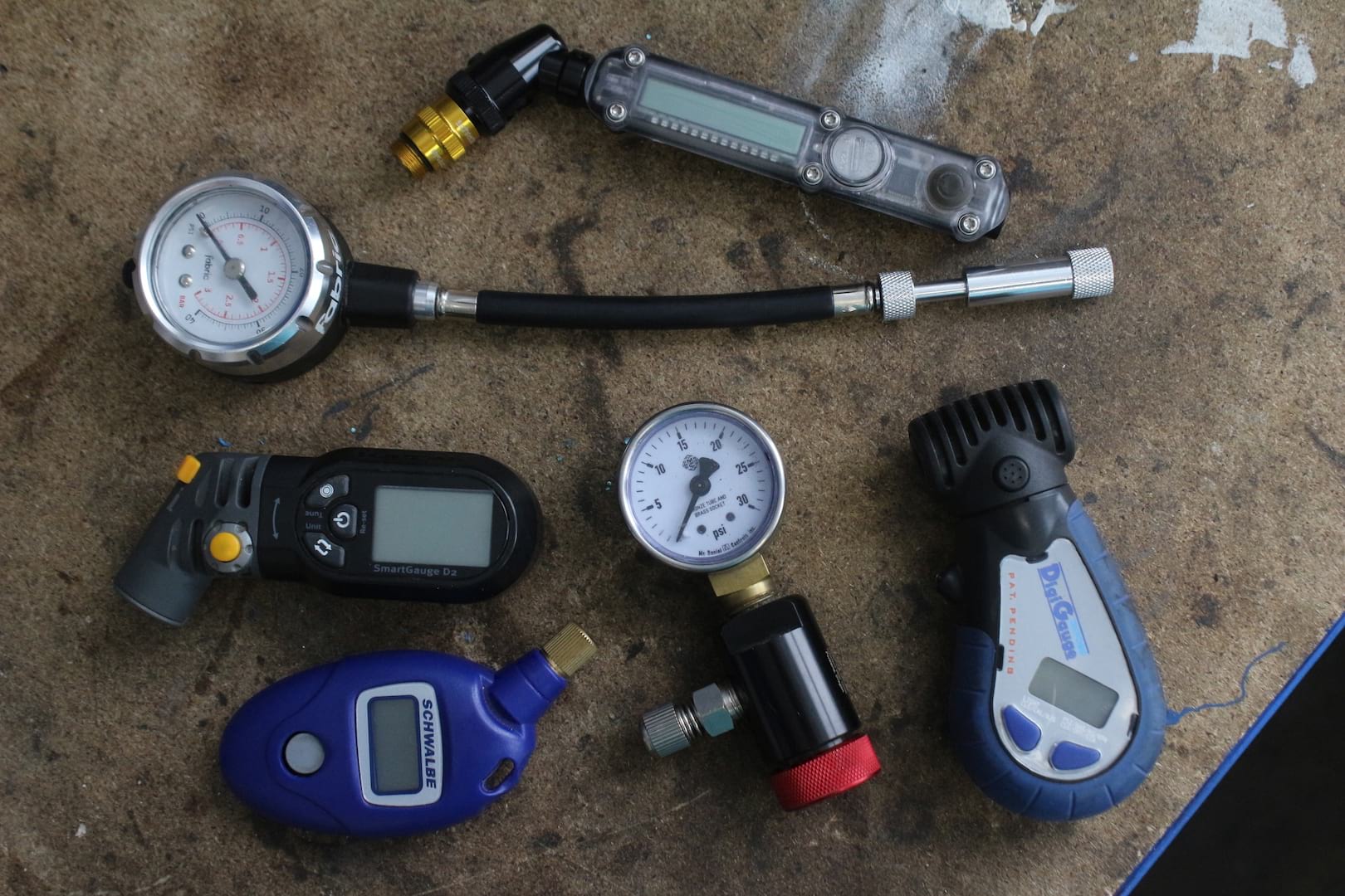Group Test: 6 Tyre Pressure Gauges Tested & Reviewed