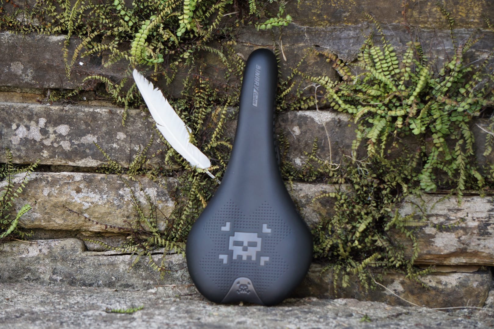 joystick binary carbon saddle