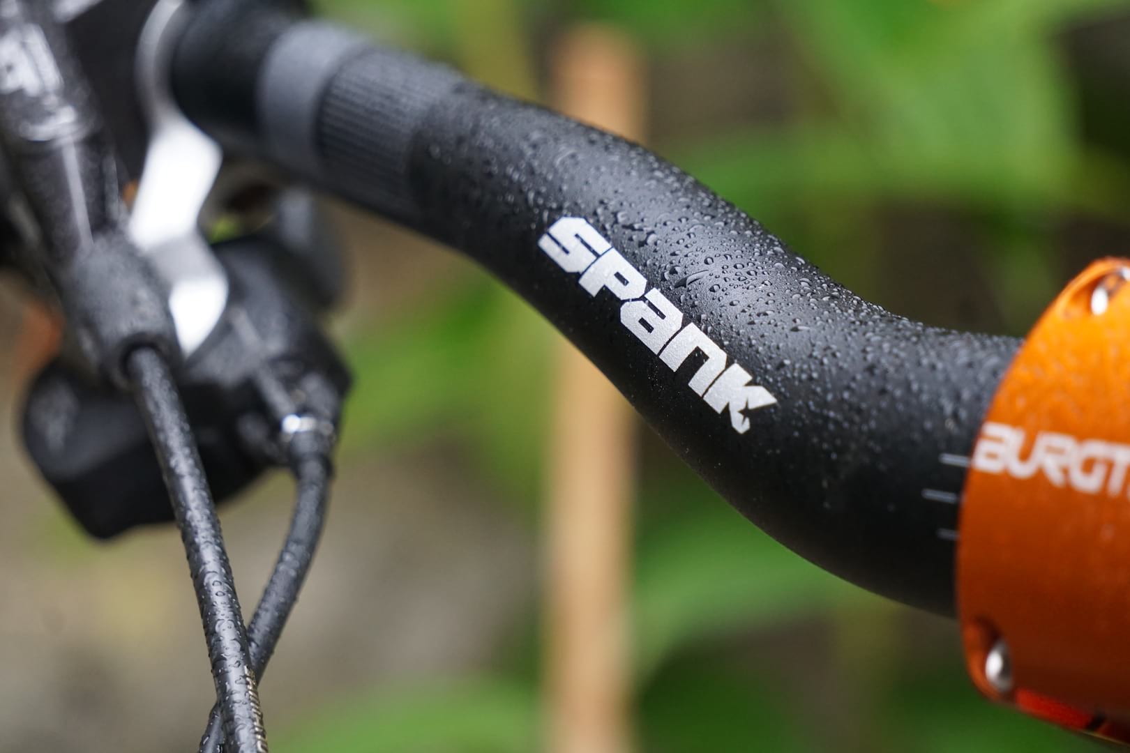 Review: Spank Spike 35 Vibrocore Bar – Big, Burly, Comfy – And 820mm Wide!
