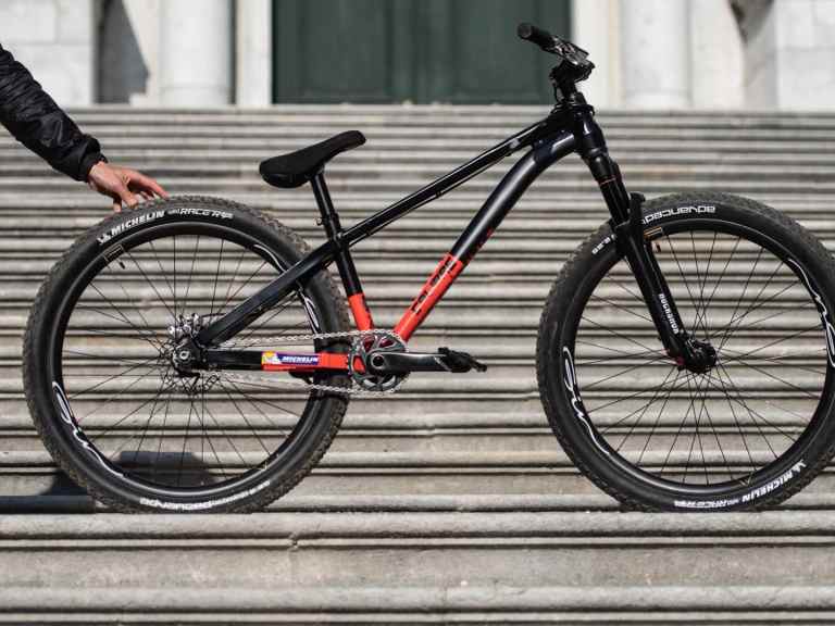 Calibre Hopes To Bring Dirt Jumping To The Masses With The £550 Astronut